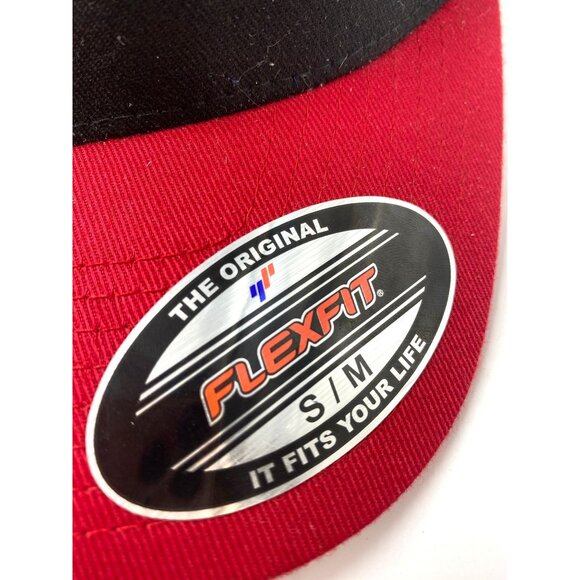 Flexfit Hat La Tee Da 5 Panel Small Medium Black Red Logo Yupoong - Picture 2 of 8